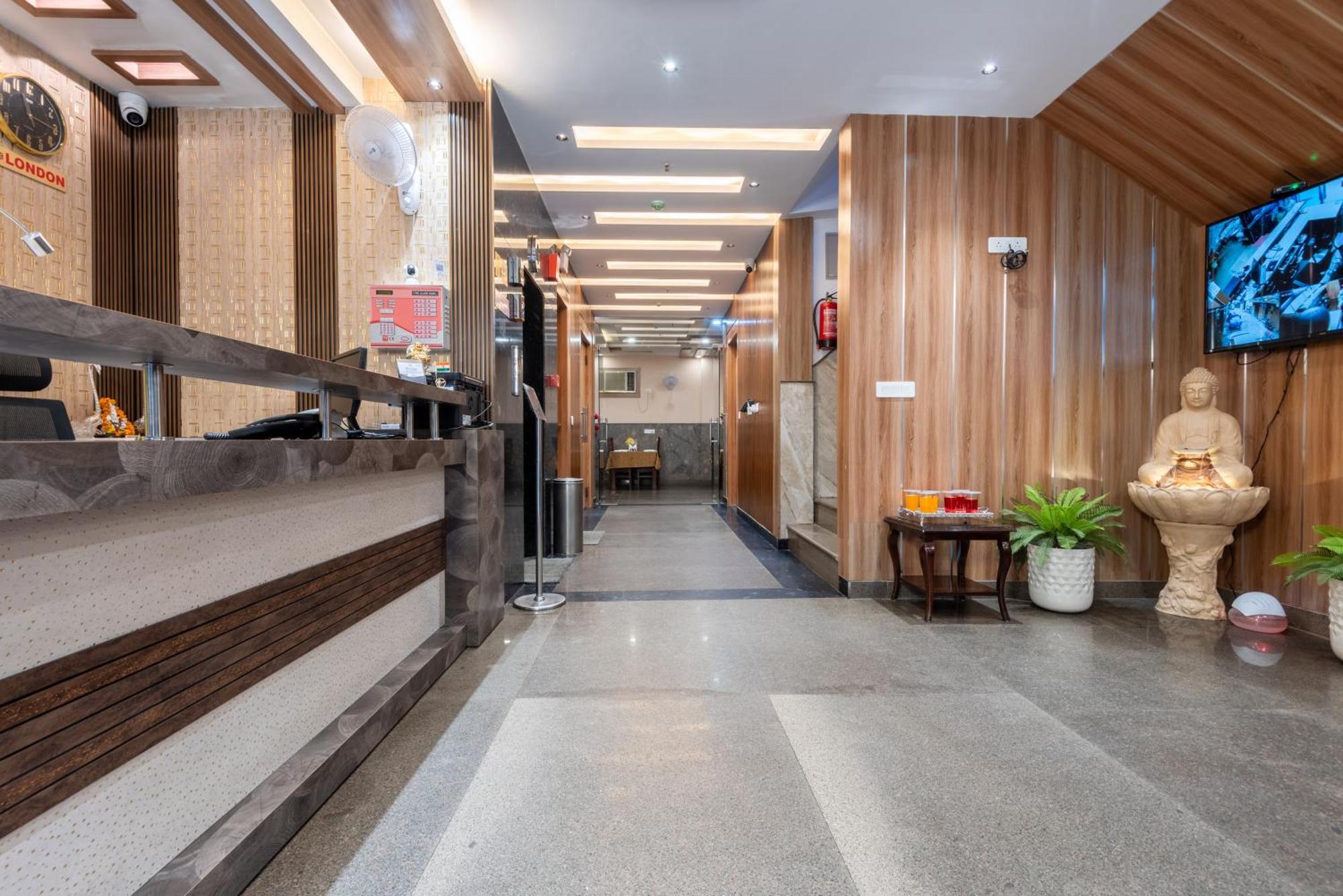 Hotel Royal Inn Igi New Delhi Bagian luar foto