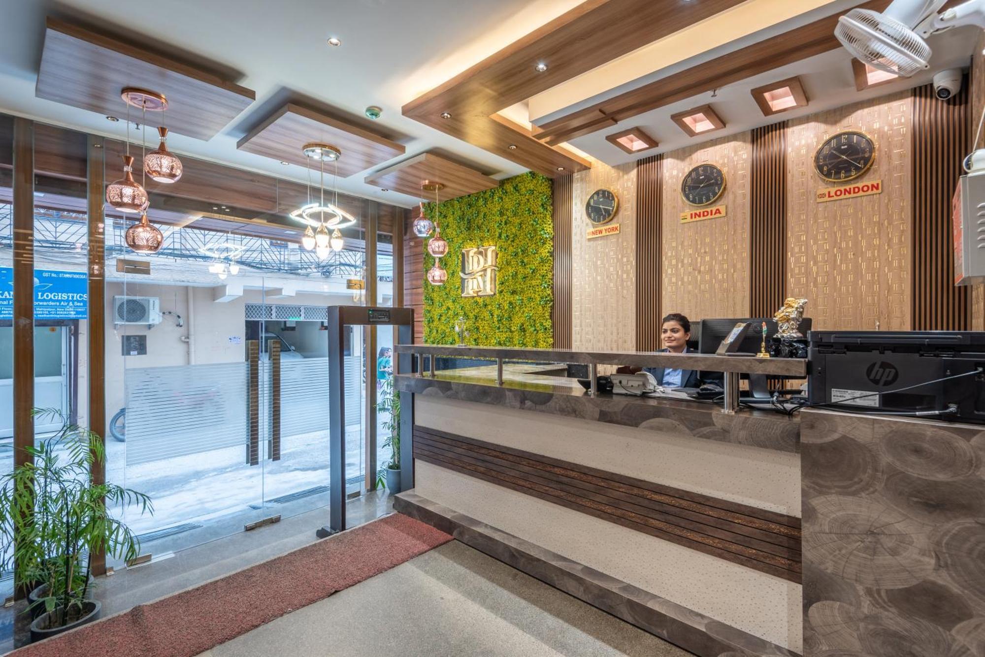 Hotel Royal Inn Igi New Delhi Bagian luar foto