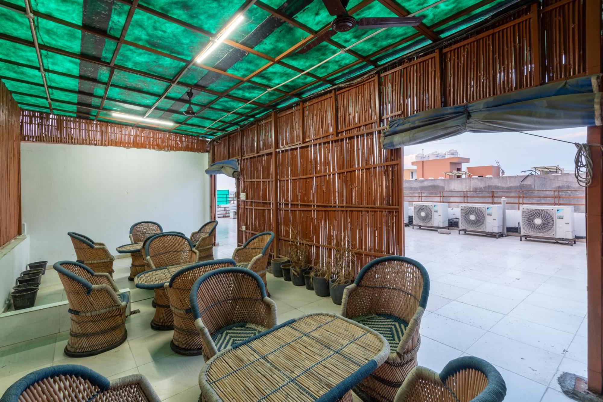 Hotel Royal Inn Igi New Delhi Bagian luar foto