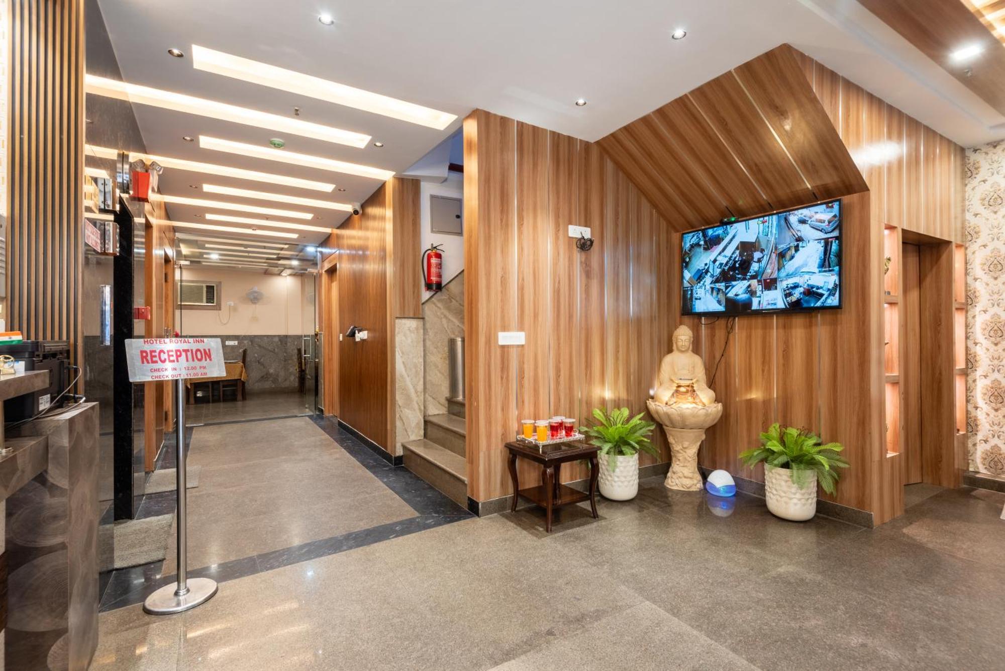 Hotel Royal Inn Igi New Delhi Bagian luar foto