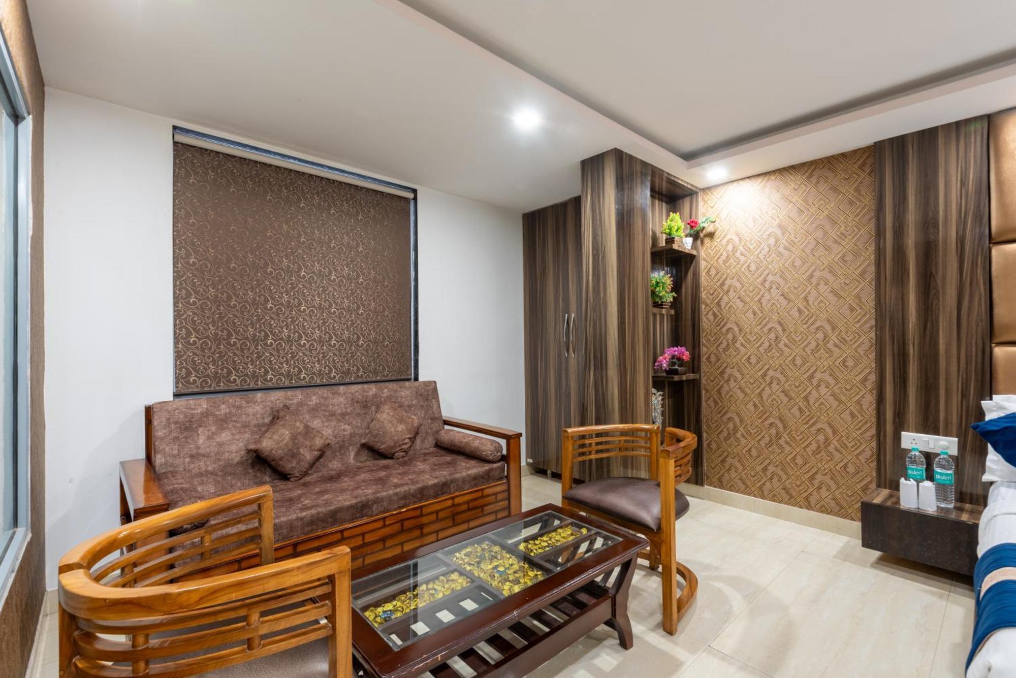 Hotel Royal Inn Igi New Delhi Bagian luar foto