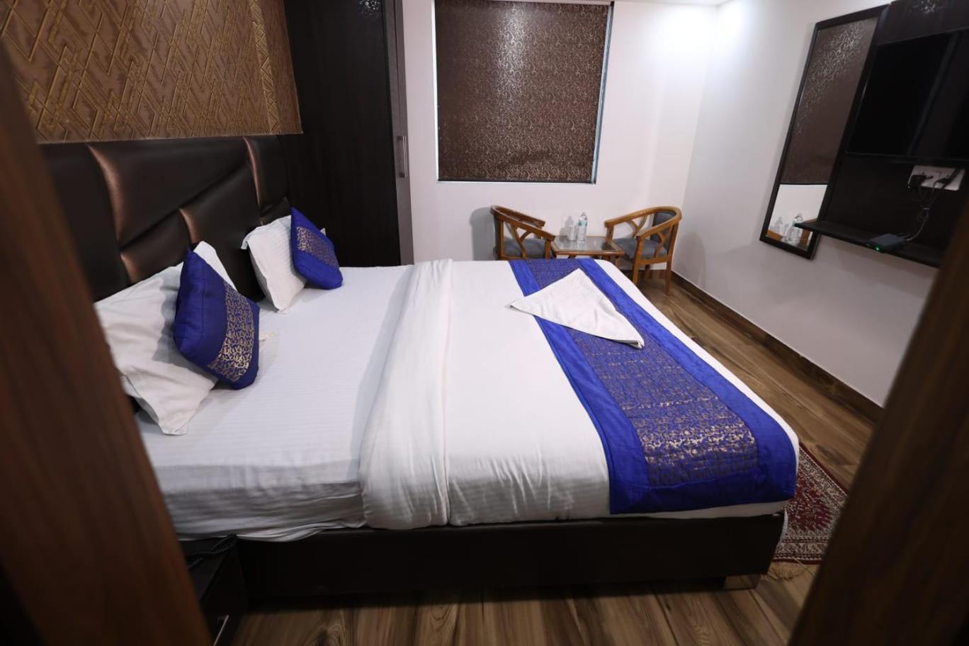 Hotel Royal Inn Igi New Delhi Bagian luar foto