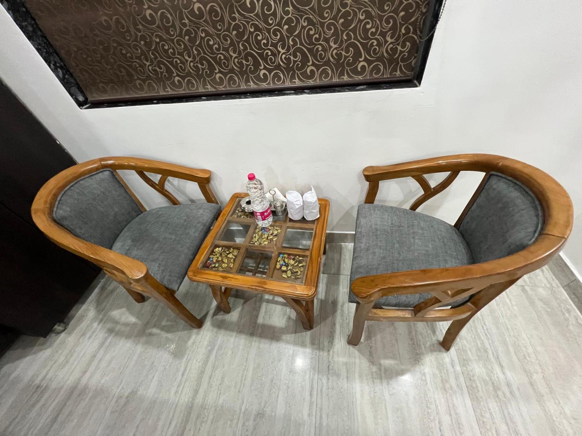 Hotel Royal Inn Igi New Delhi Bagian luar foto
